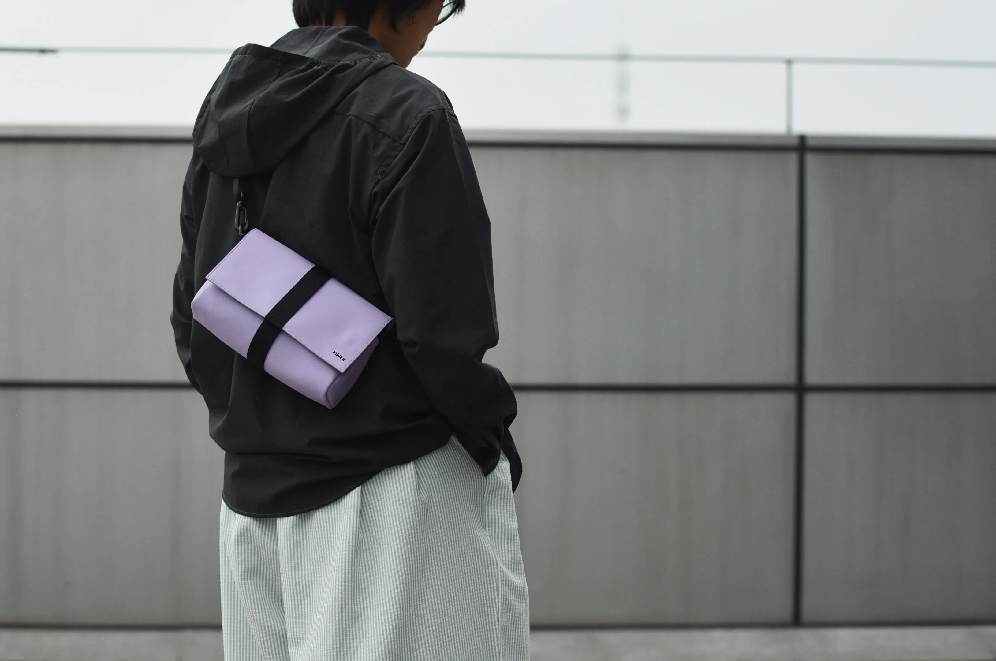 KIWEE Fasten & Go:  Triangle Sling Bag Mini