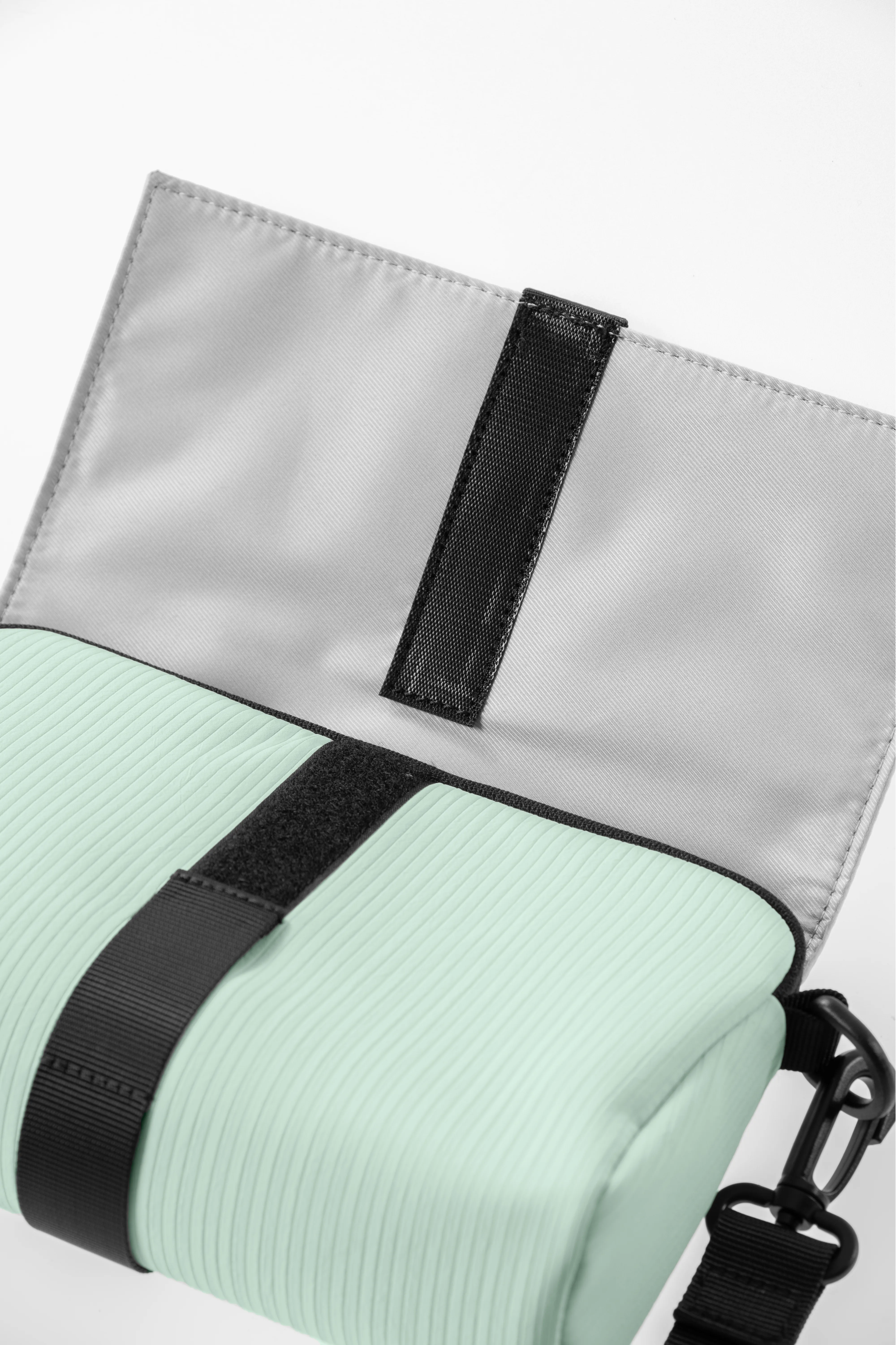 KIWEE Fasten & Go:  Triangle Sling Bag Mini