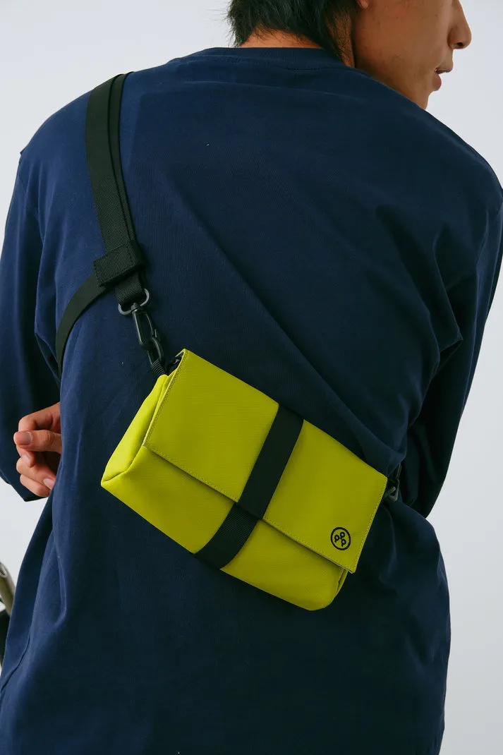 KIWEE Fasten & Go:  Triangle Sling Bag Mini