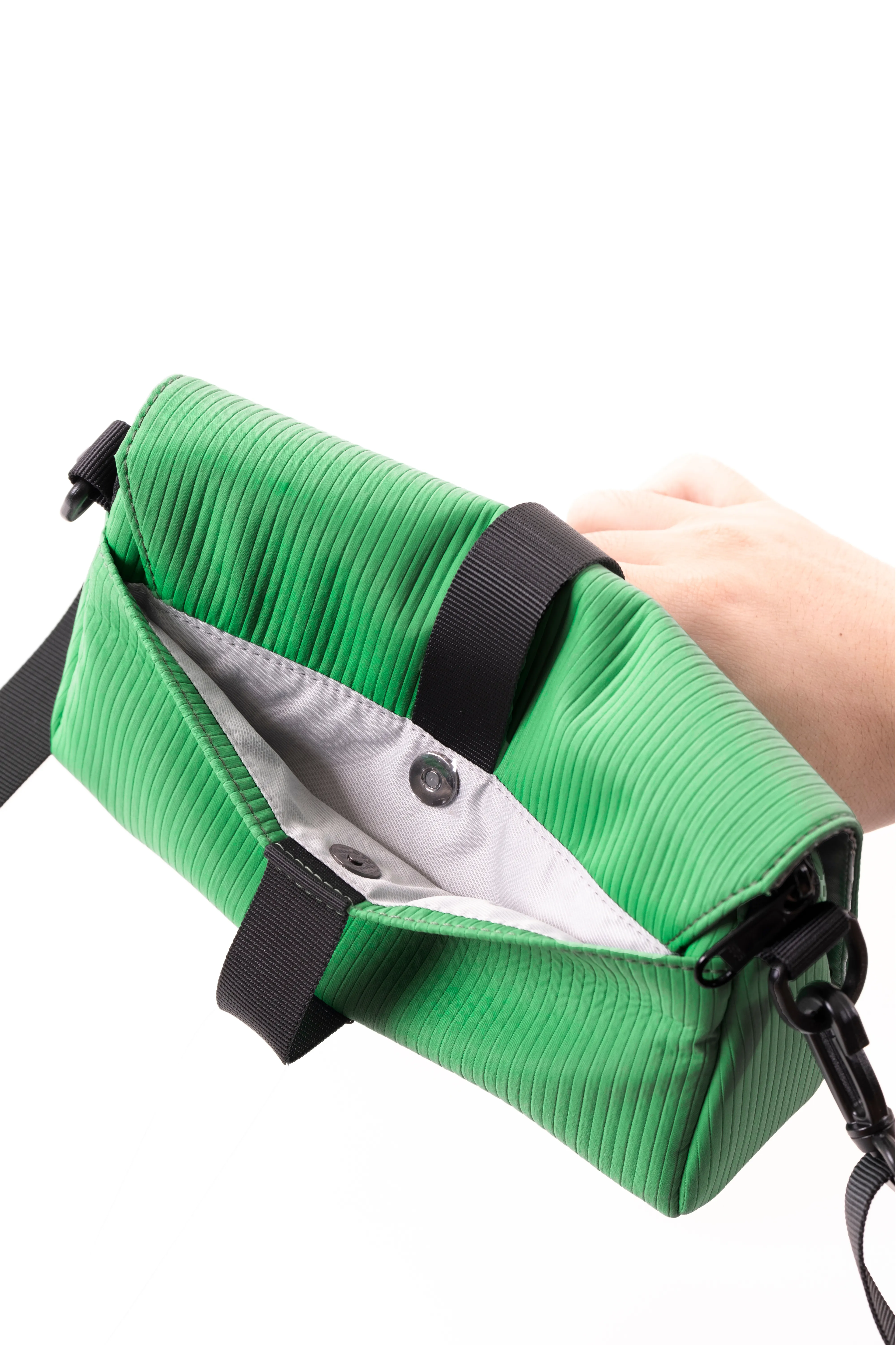 KIWEE Fasten & Go:  Triangle Sling Bag Mini