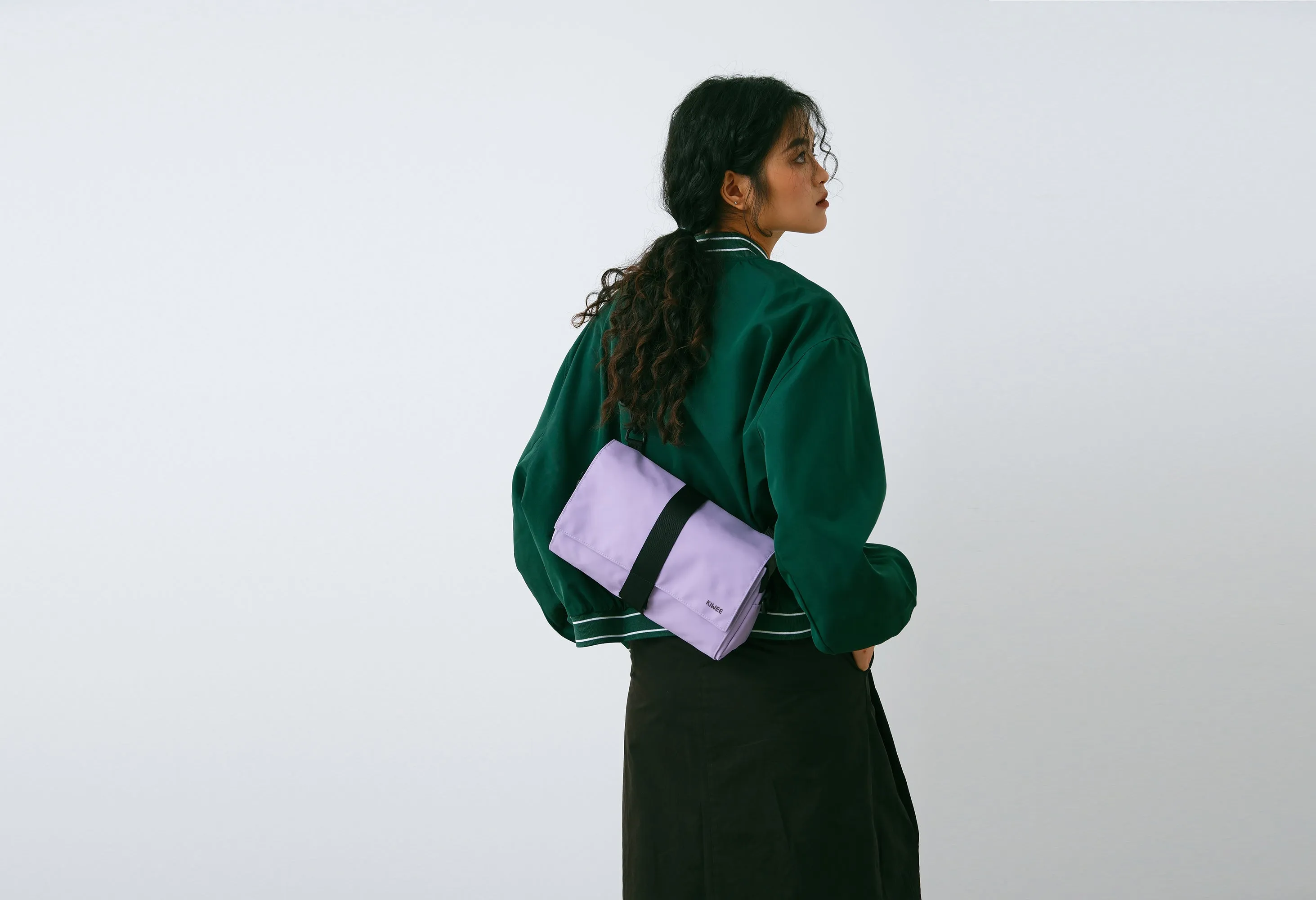 KIWEE Fasten & Go: Triangle Sling Bag