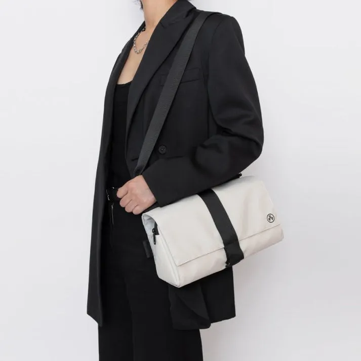 KIWEE Fasten & Go: Triangle Sling Bag