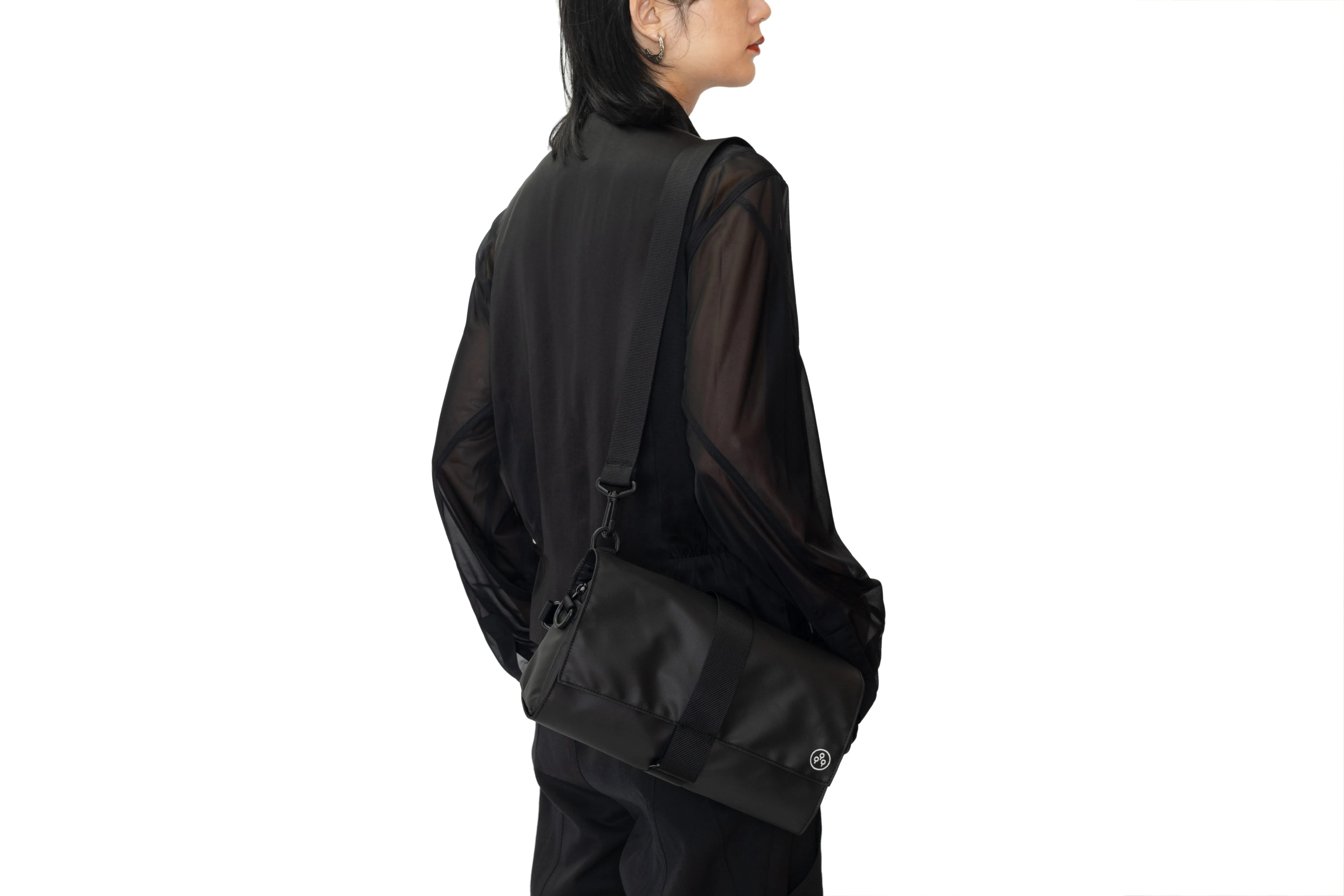 KIWEE Fasten & Go: Triangle Sling Bag