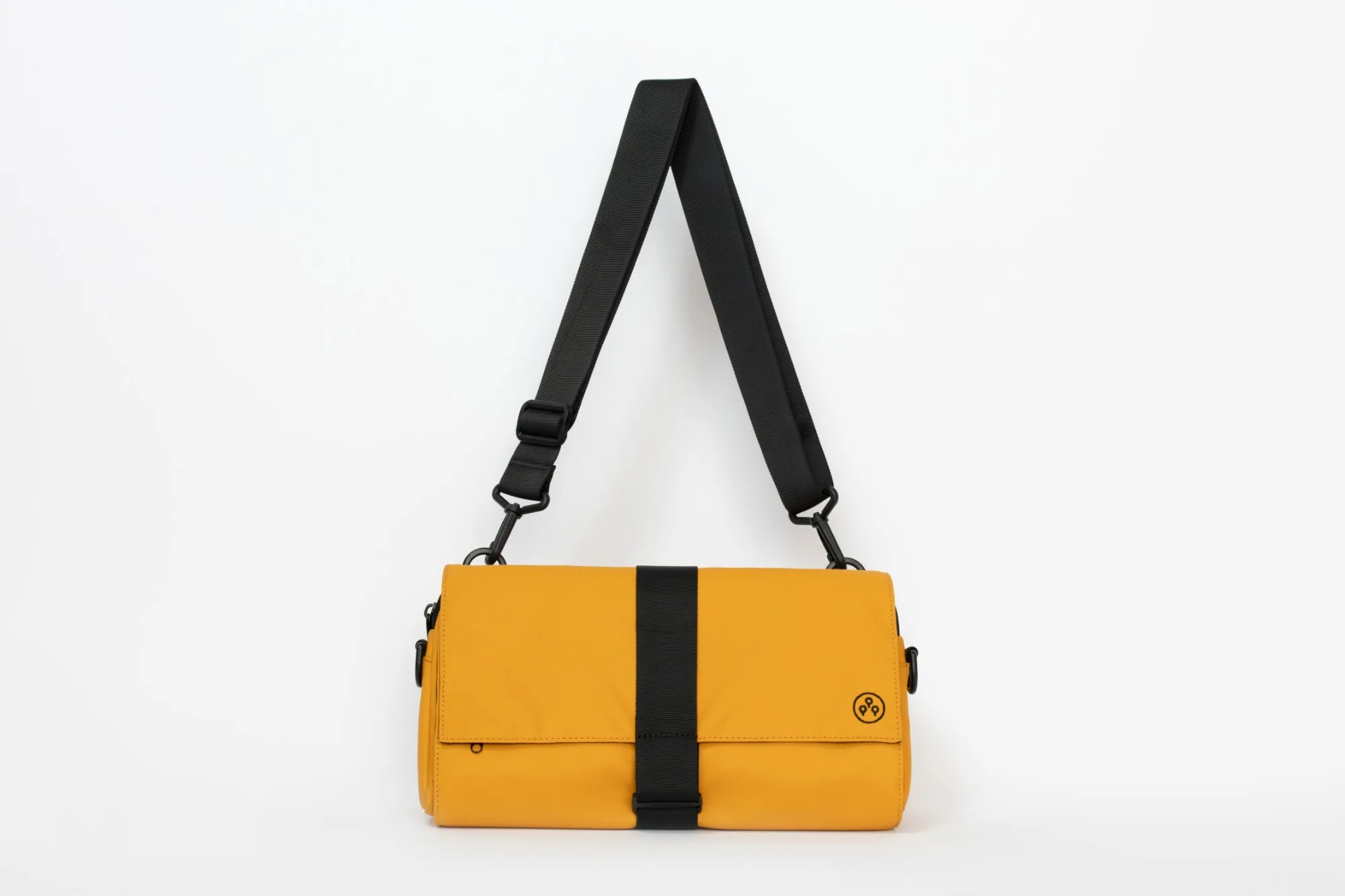 KIWEE Fasten & Go: Triangle Sling Bag