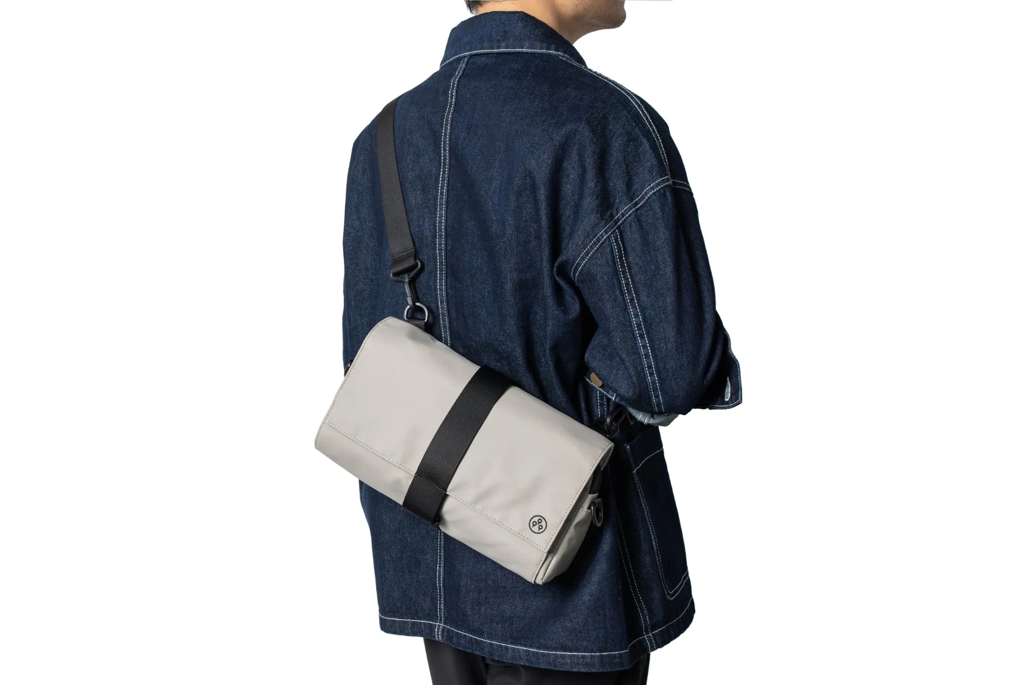 KIWEE Fasten & Go: Triangle Sling Bag