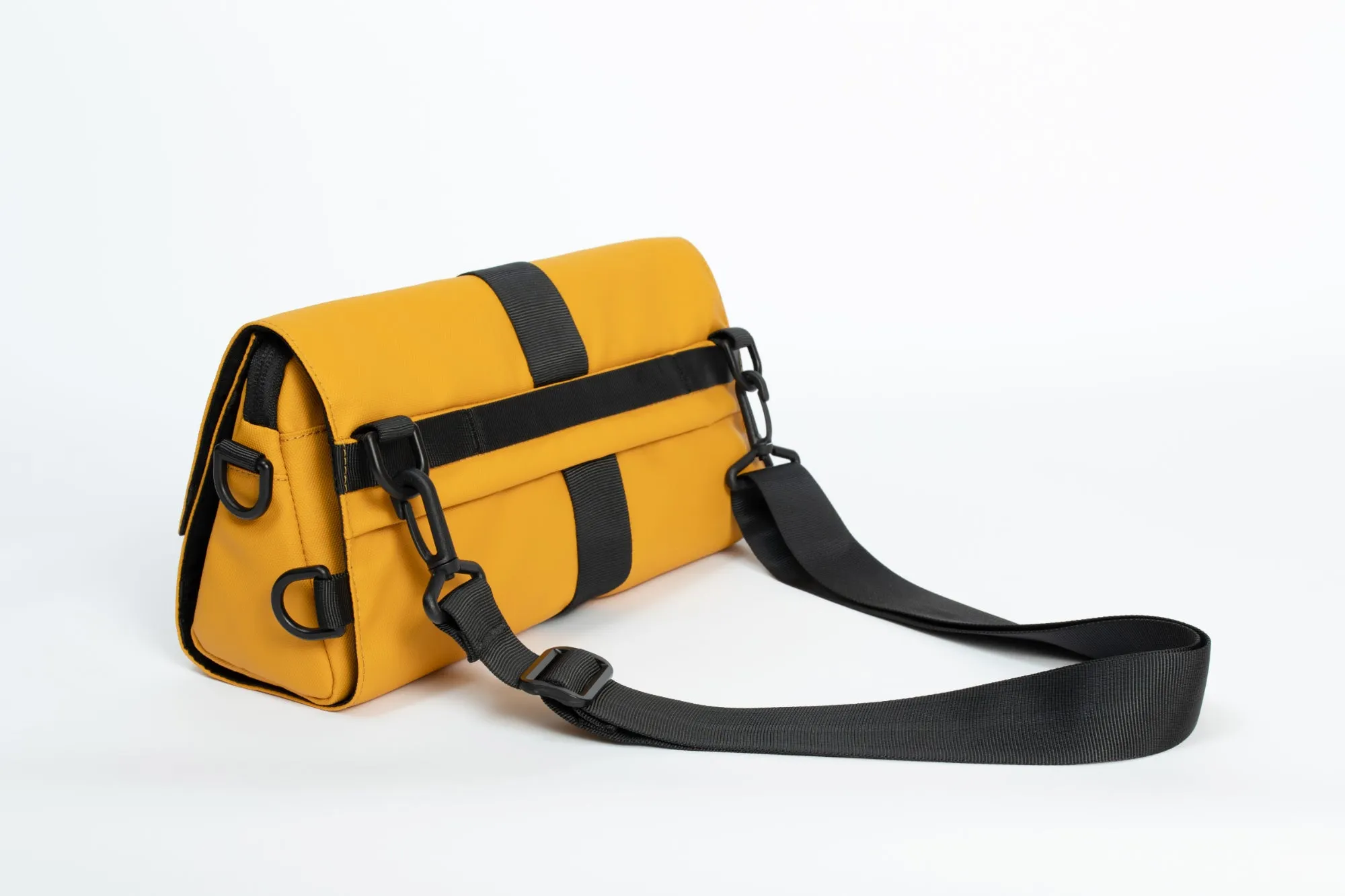 KIWEE Fasten & Go: Triangle Sling Bag