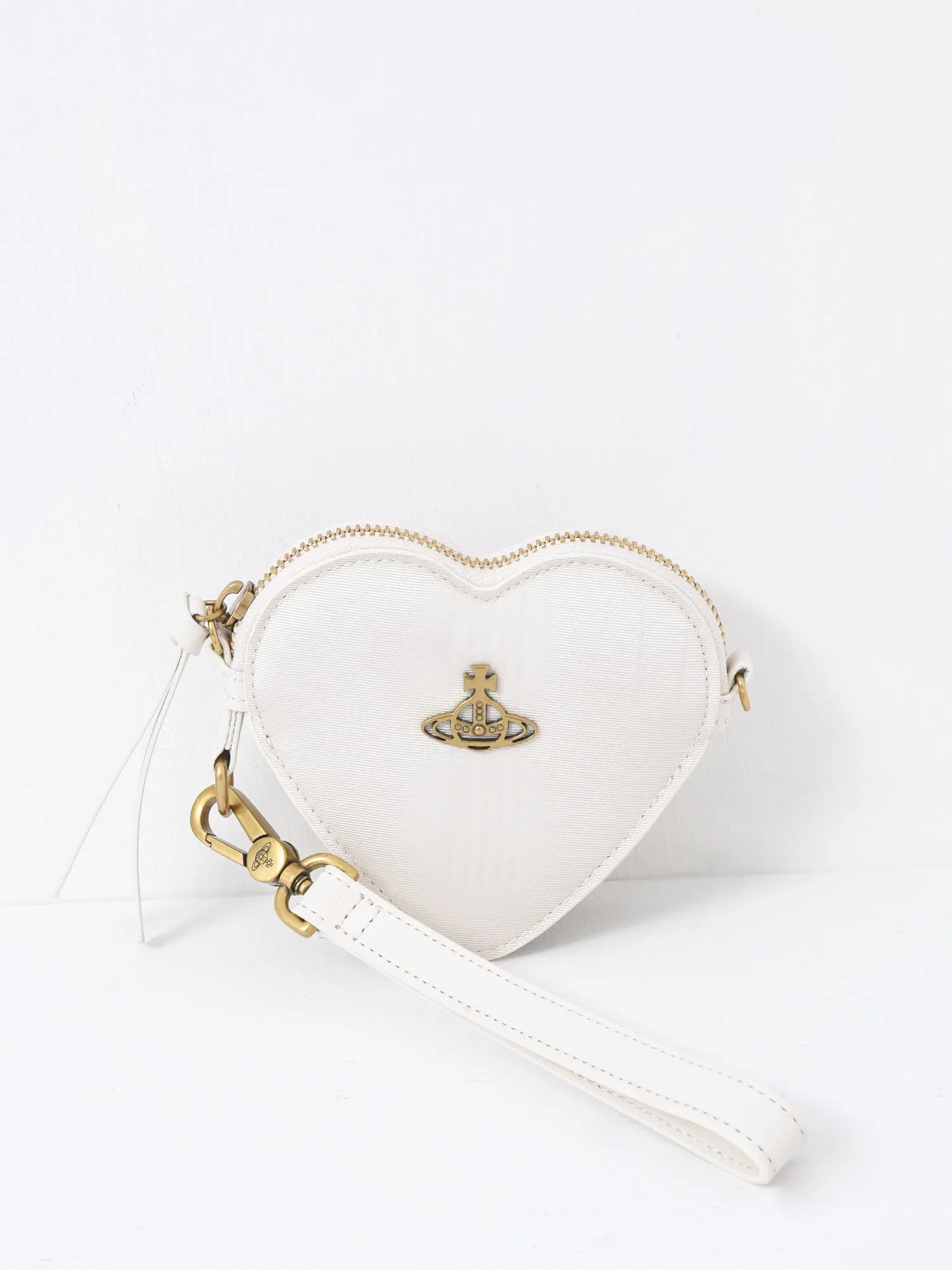 MOIRE HEART WRISTLET_CREAM