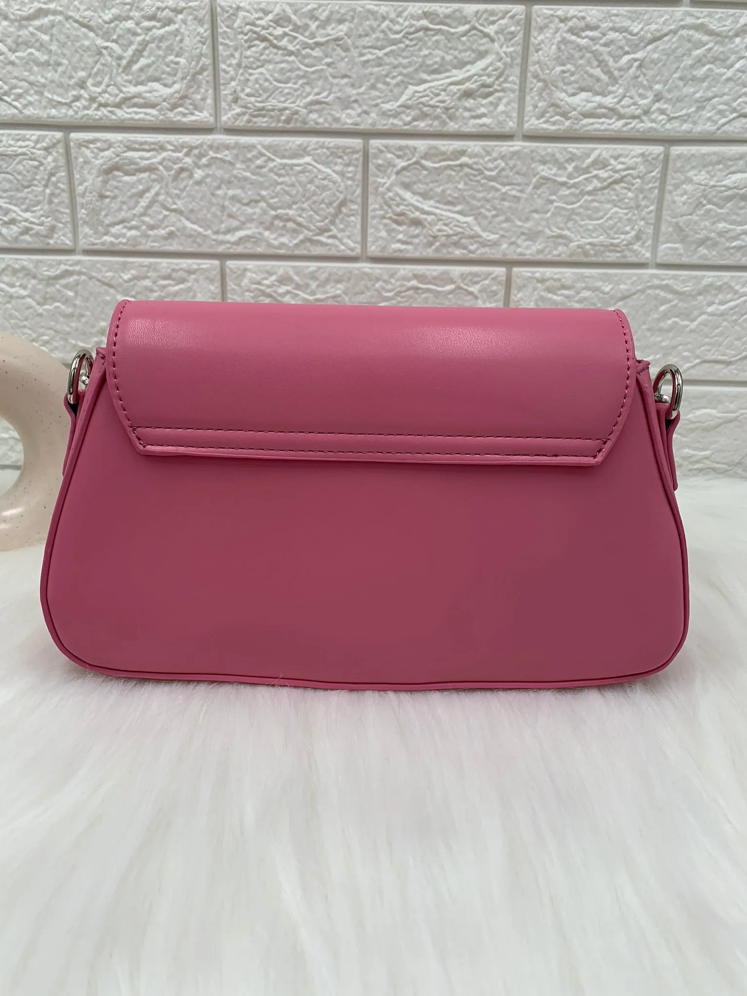 Women Pink Solid Metal Lock Sling Bag